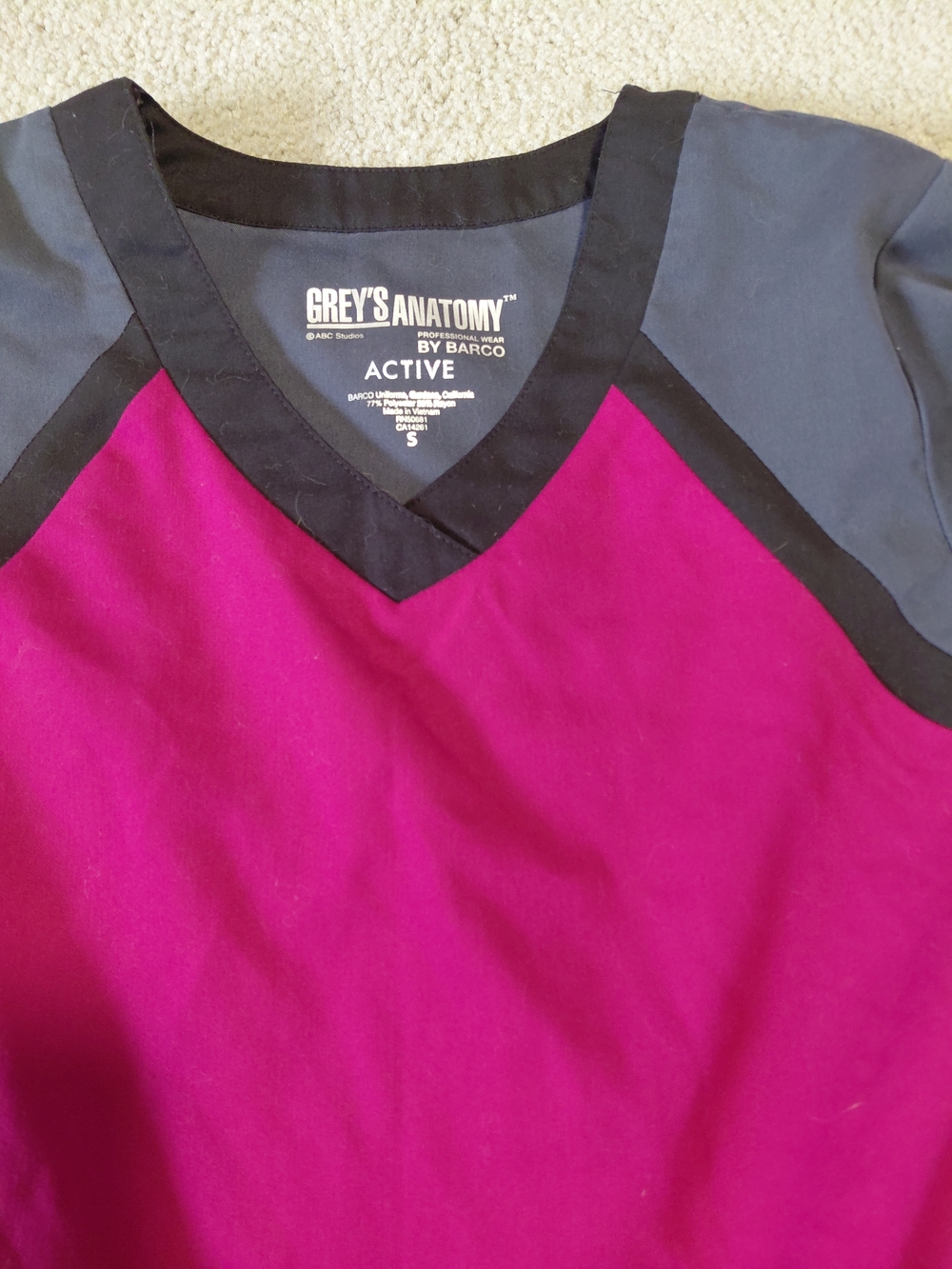 Grey's Anatomy Fuchsia & Gray V-Neck Scrub Top - Picture 3 of 4